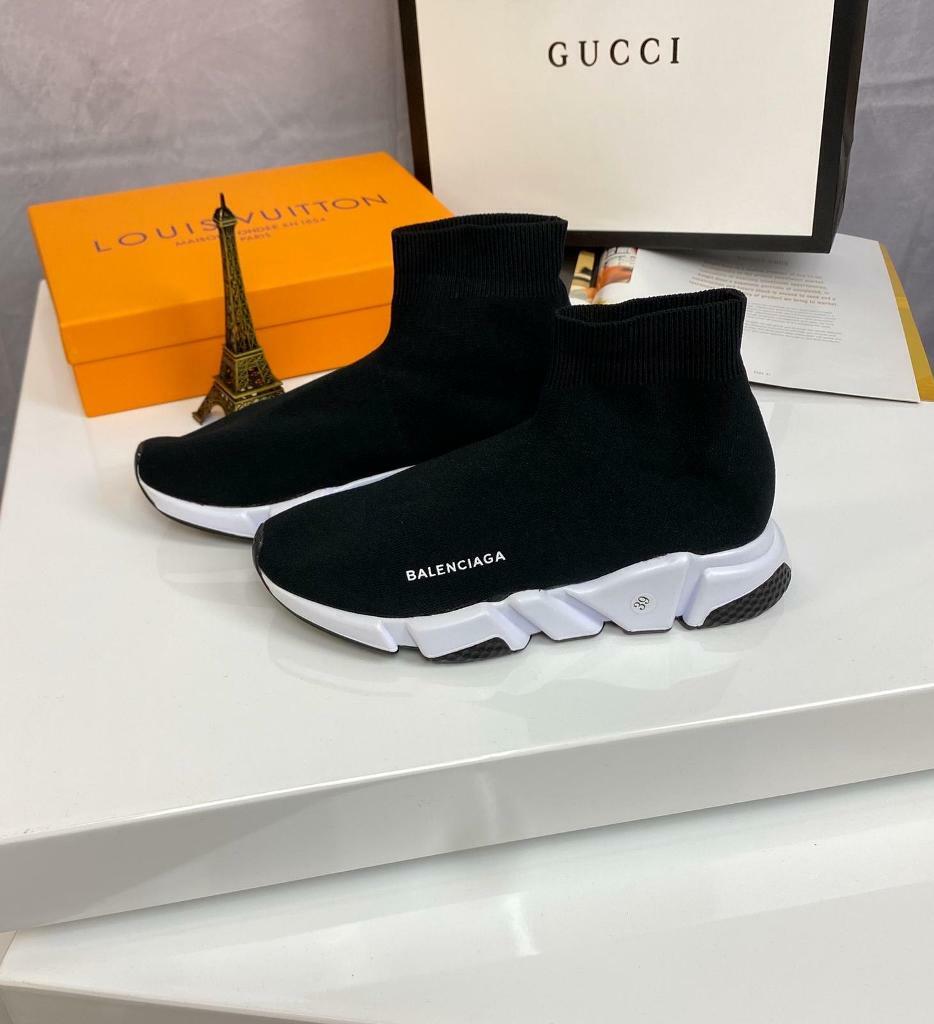 BLUE RiBBED BALENCiAGA SPEED TRAiNER